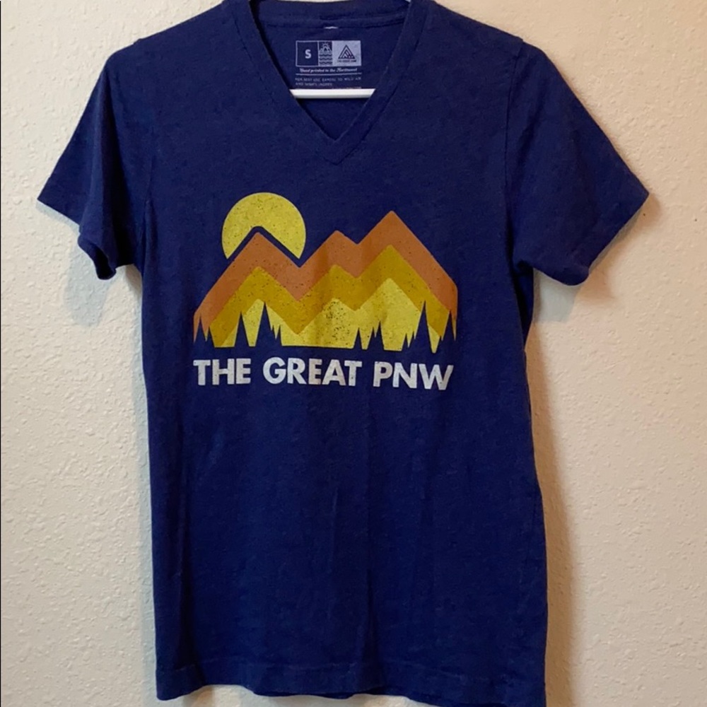 *SOLD* PNW Graphic T-shirt